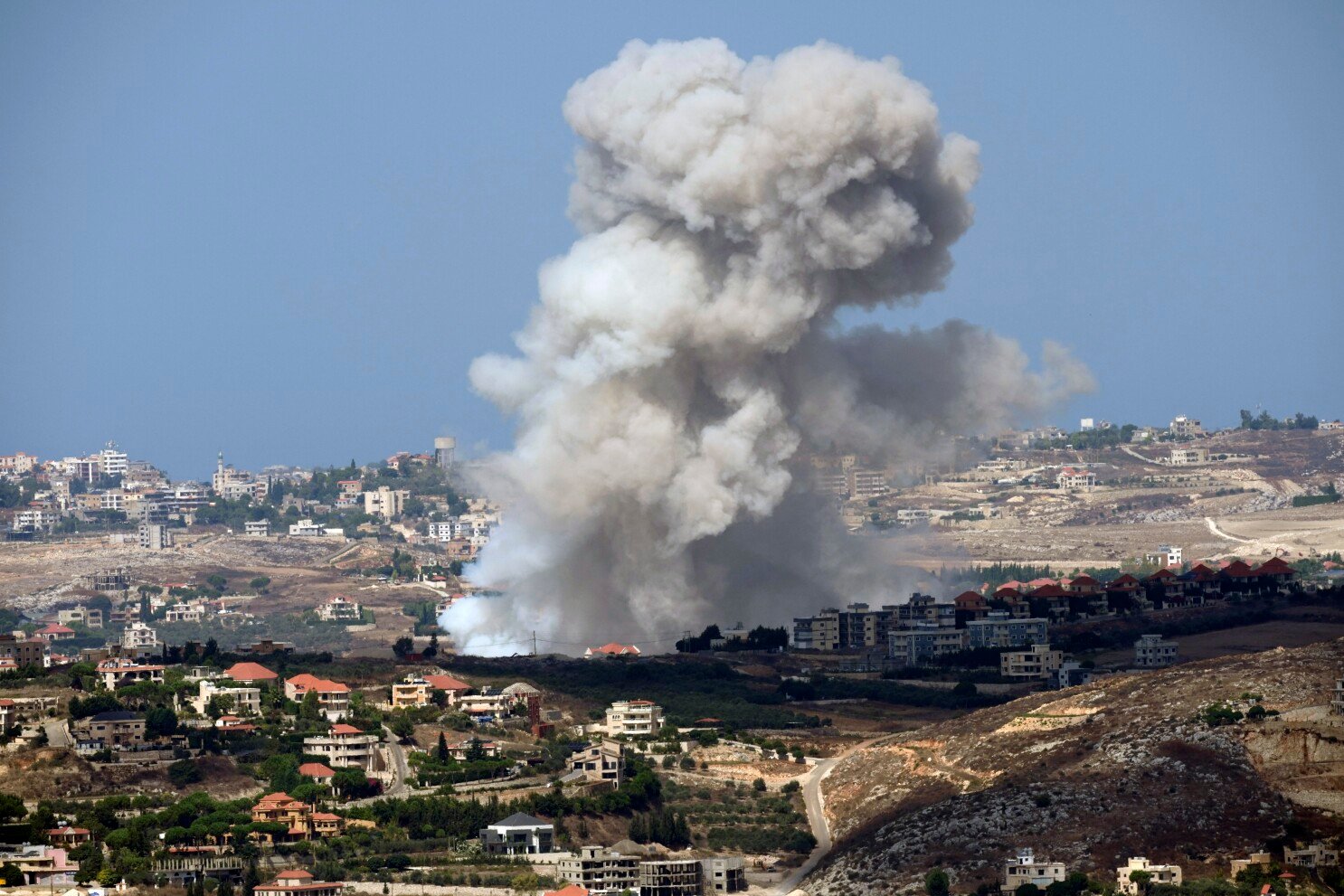 Powerful Israeli Air Strike Hits Central Beirut, 5 Dead