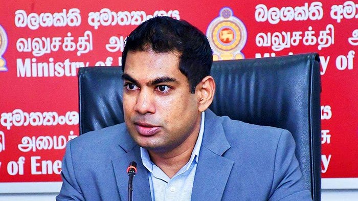 Kanchana Wijesekara urges Government to reduce fuel prices by removing the tax