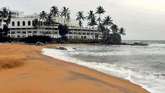 Mount Lavinia Artificial Beach Disappears | Mystery Unfolds